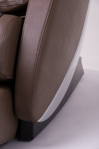Human Touch - Super Novo Massage Chair - Superb Massage Tables